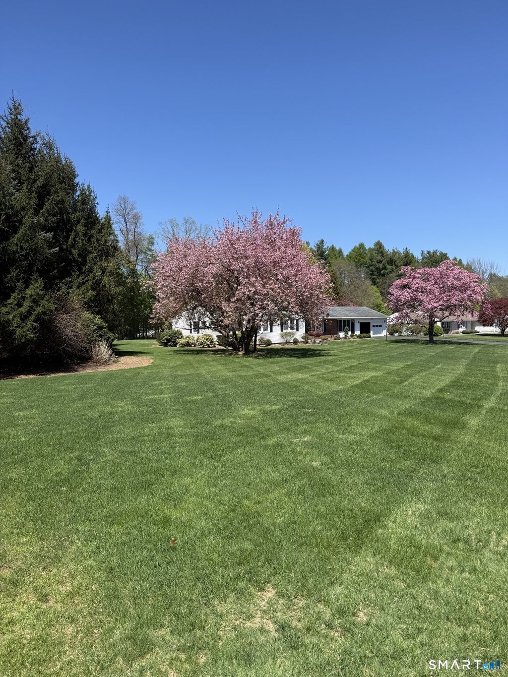Photo of 8 Applewood Drive, Cheshire, CT 06410 (MLS # 24209466)
