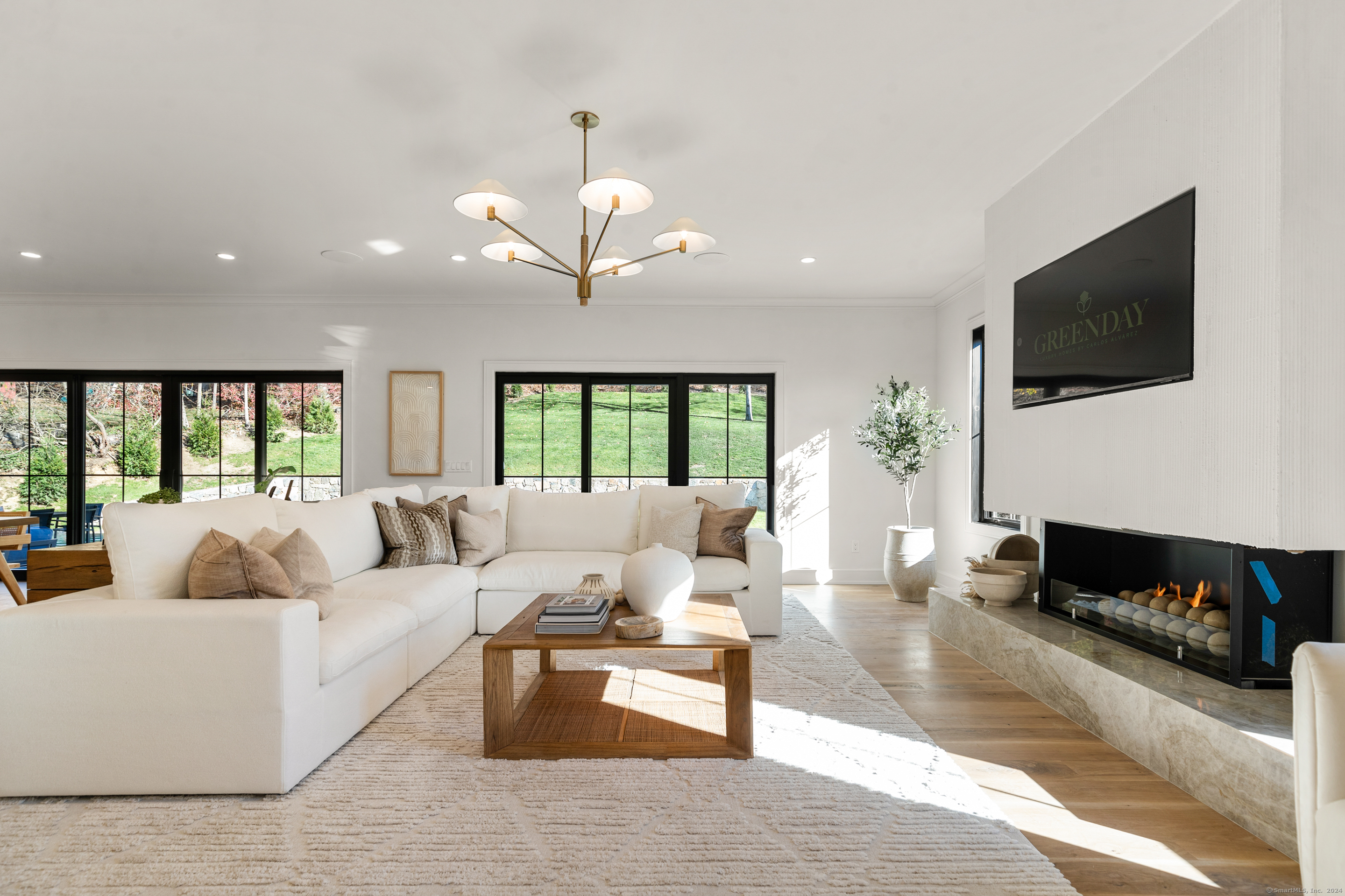 Property for Sale at 107 Weed Street, New Canaan, Connecticut - Bedrooms: 6 
Bathrooms: 6 
Rooms: 22  - $3,997,000