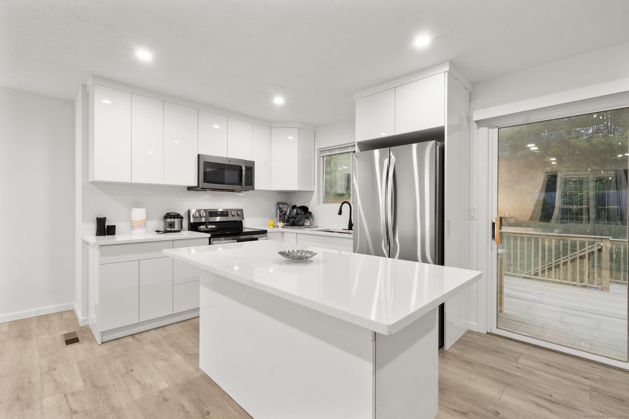 65 Celentano Drive, Naugatuck, Connecticut image 6
