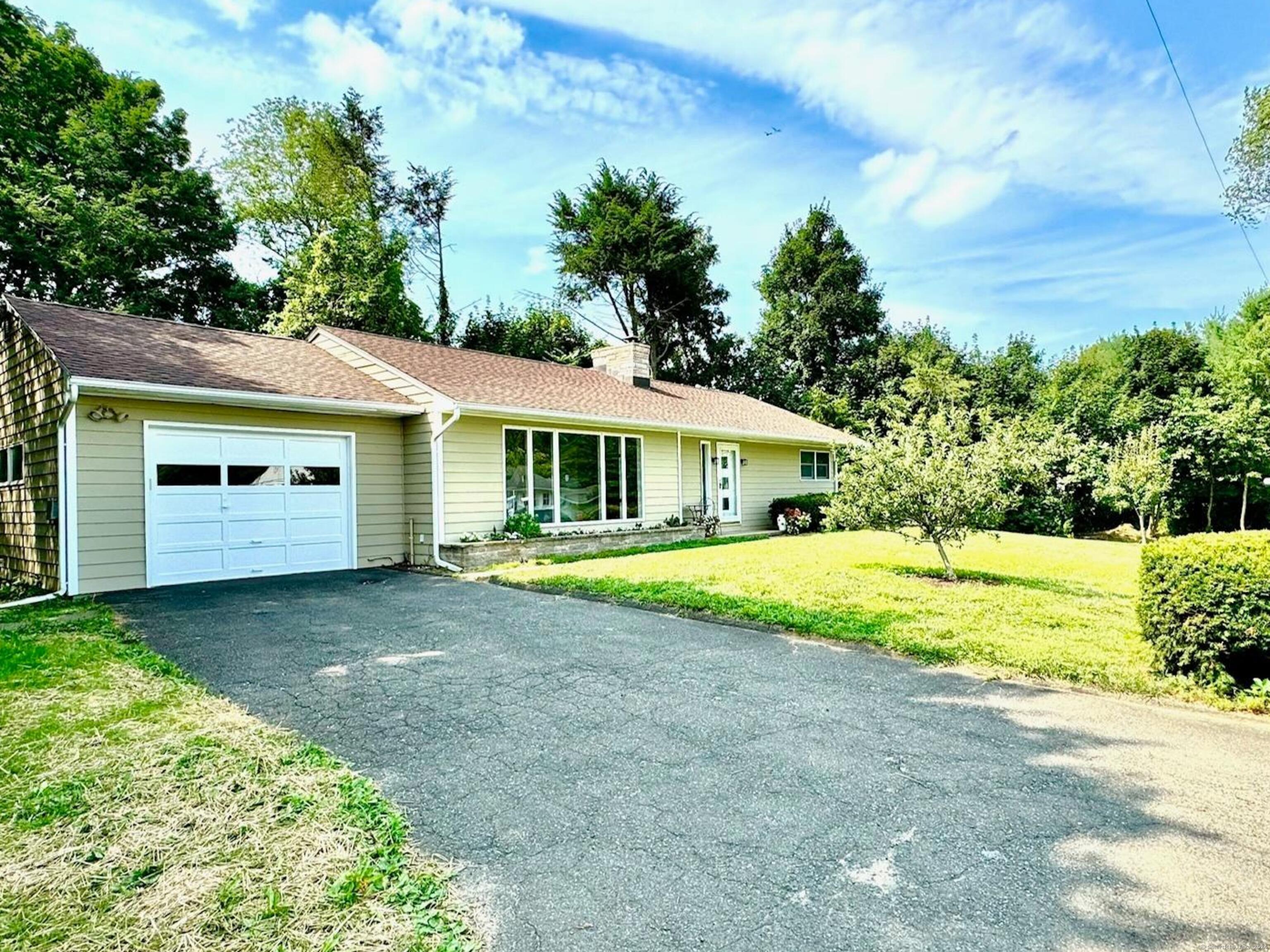 Property for Sale at 3 Apple Blossom Lane, Danbury, Connecticut - Bedrooms: 2 
Bathrooms: 1 
Rooms: 6  - $389,900