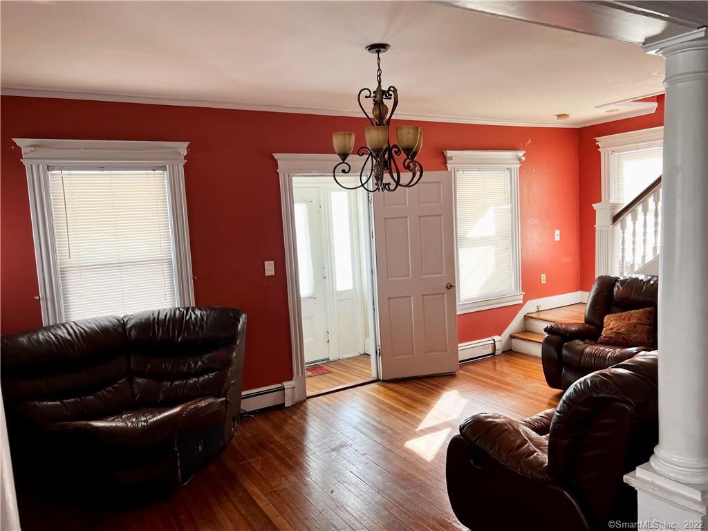 Photo 5 of 17 of 426 Burnside Avenue house