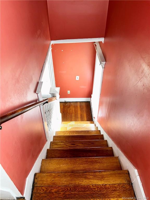 Photo 6 of 17 of 426 Burnside Avenue house