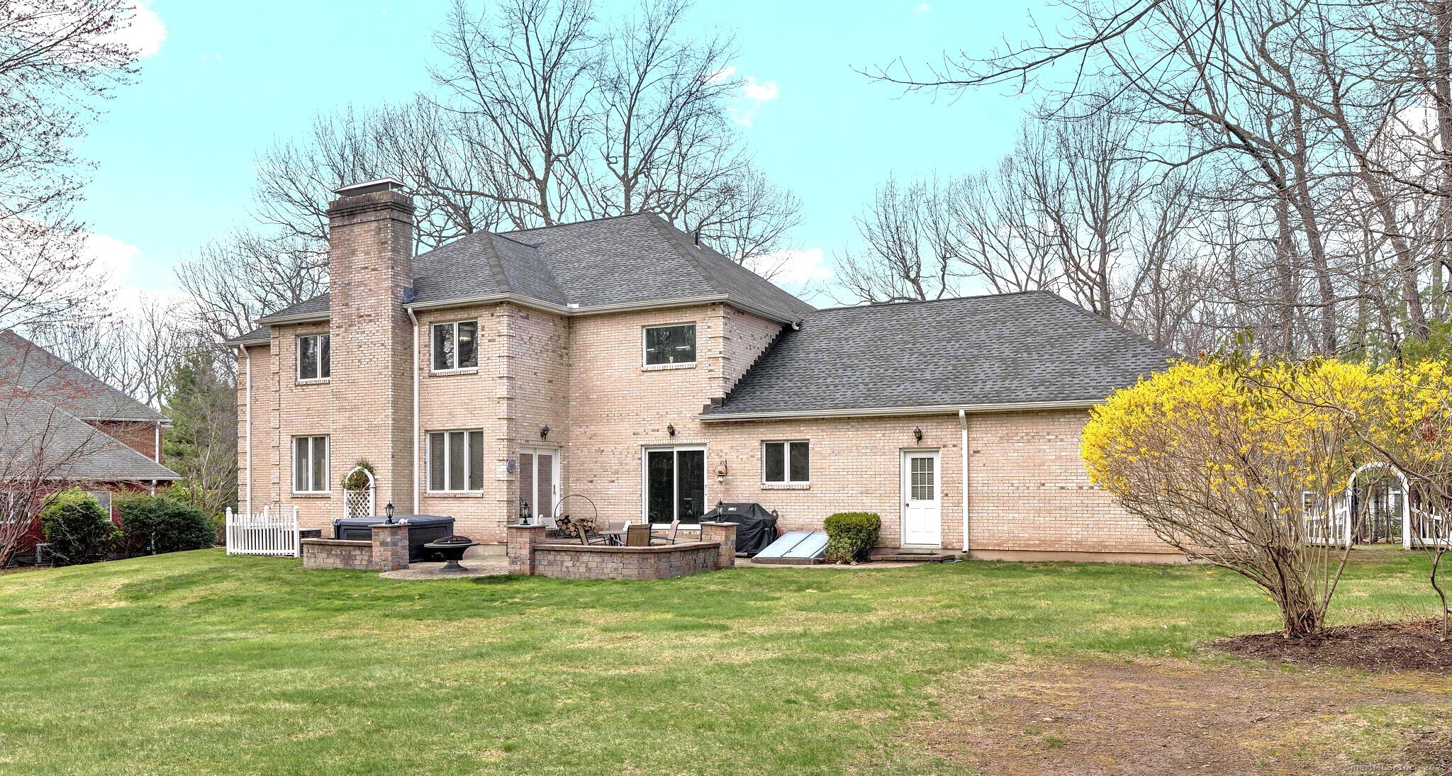 17 Hidden Oak Drive