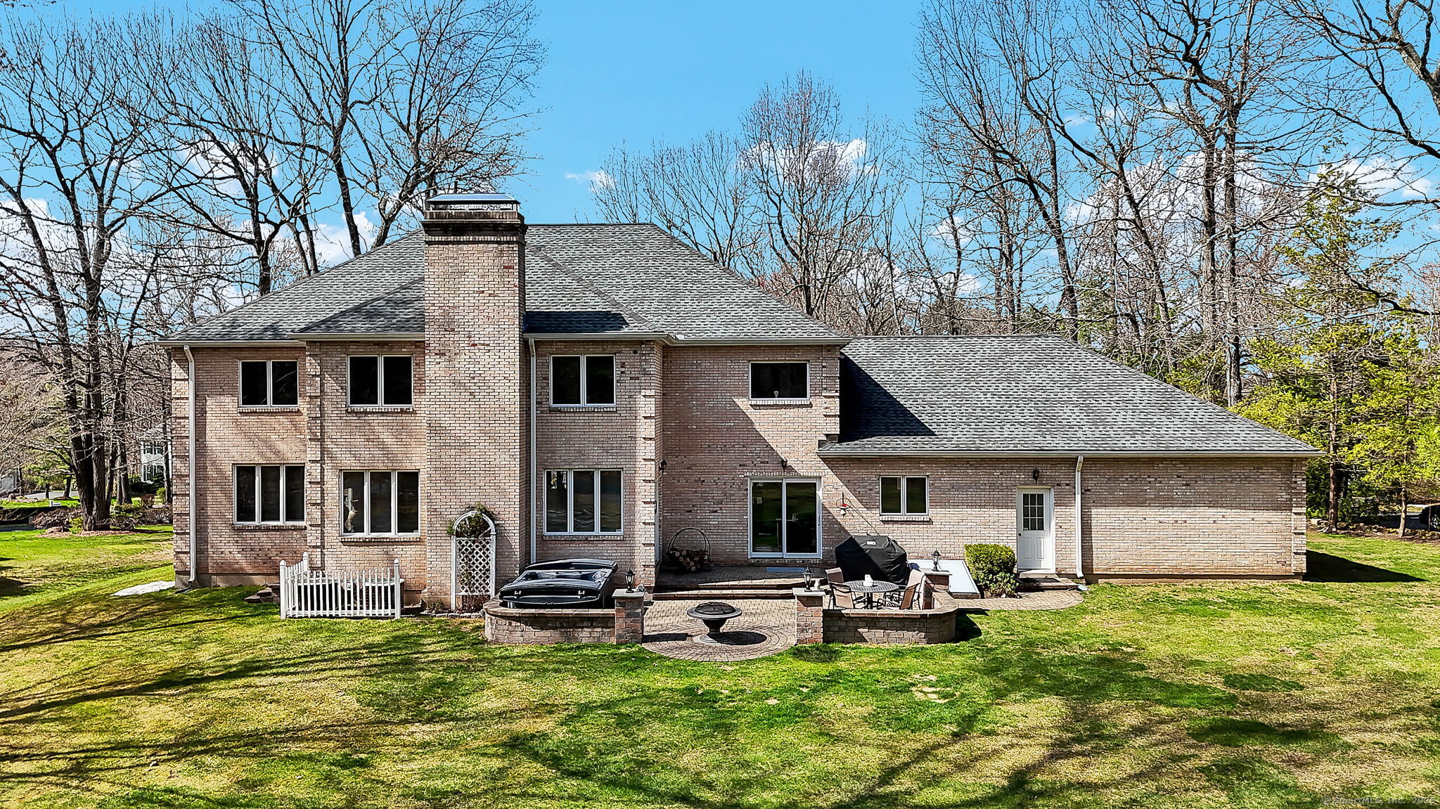 17 Hidden Oak Drive