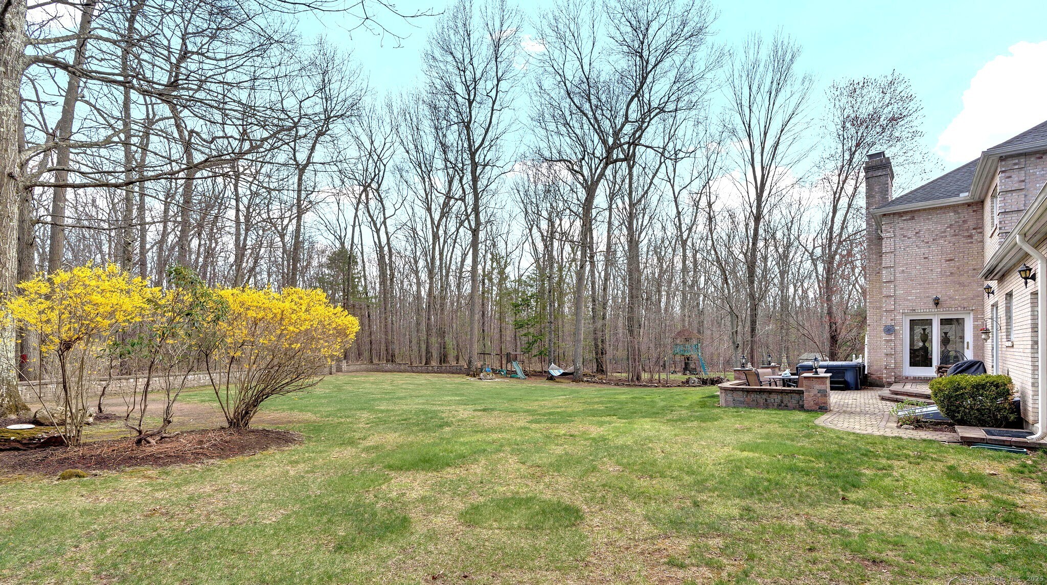 17 Hidden Oak Drive