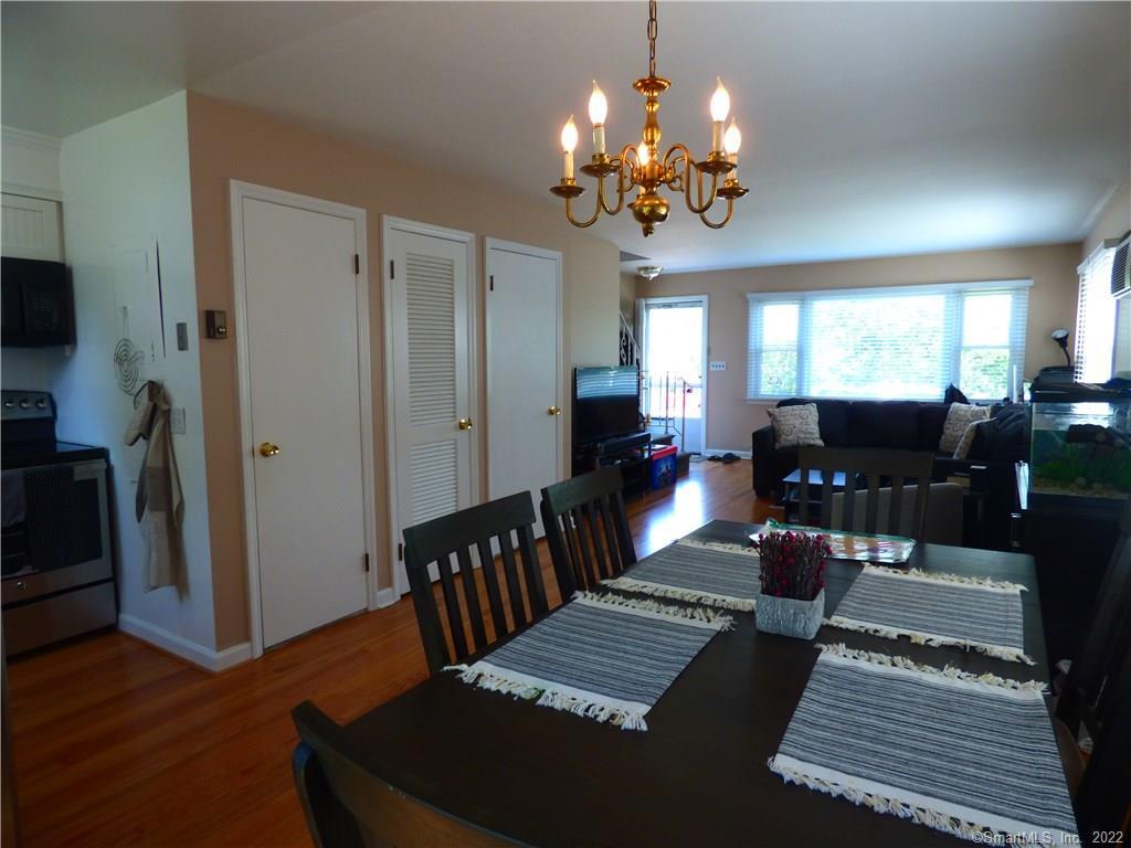 Greenwich, Connecticut 06830, United States, 2 Bedrooms Bedrooms, ,2 BathroomsBathrooms,Residential,Active,128084