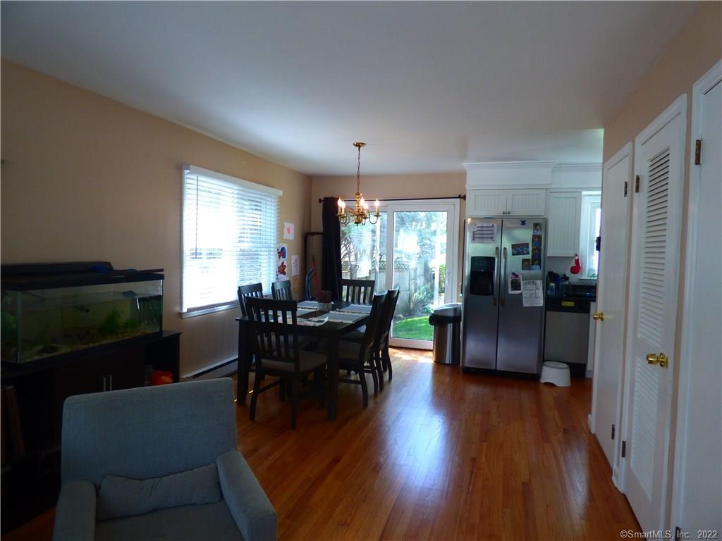 Greenwich, Connecticut 06830, United States, 2 Bedrooms Bedrooms, ,2 BathroomsBathrooms,Residential,Active,128084