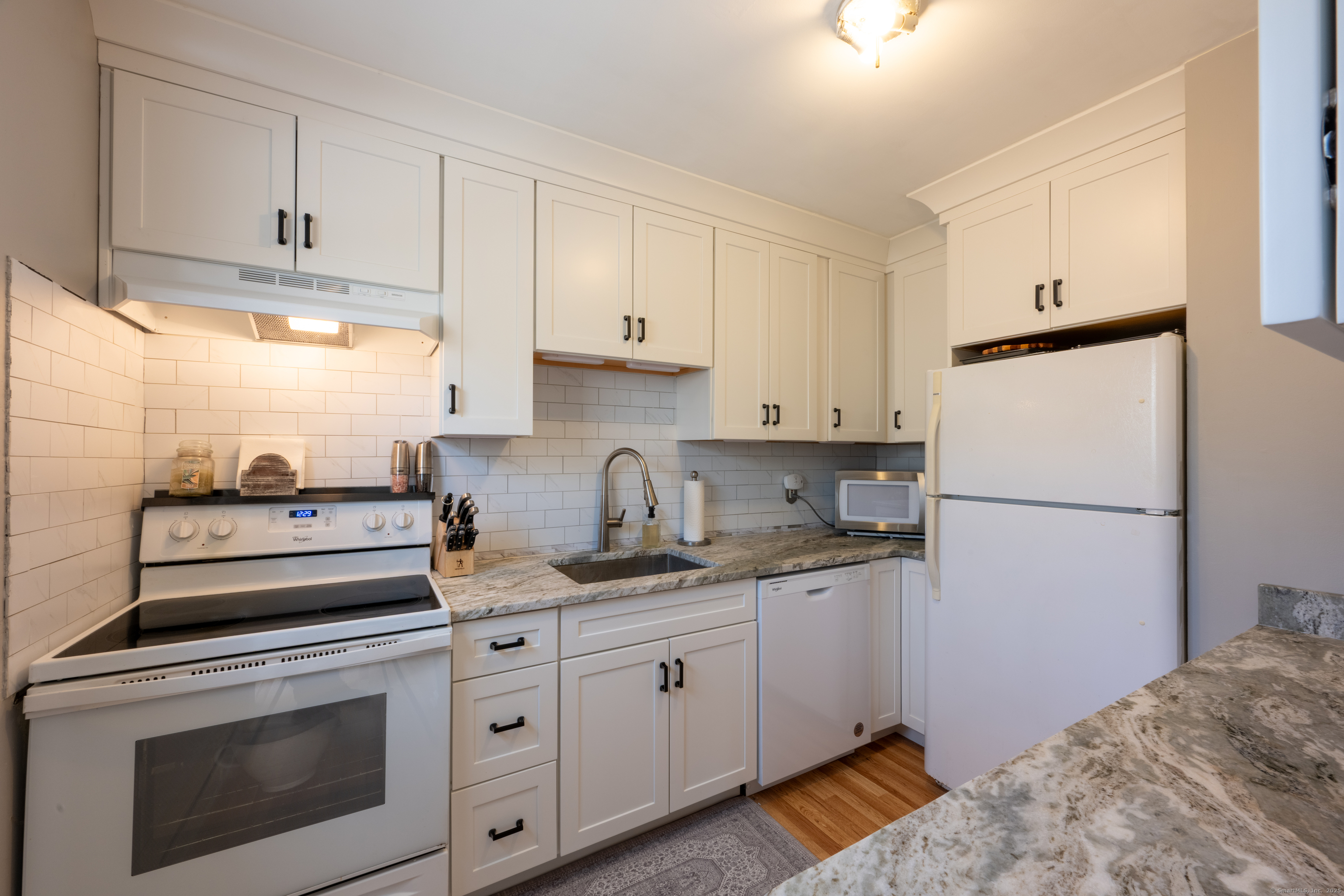 39 Ash Drive #APT 17, Ledyard, Connecticut image 7