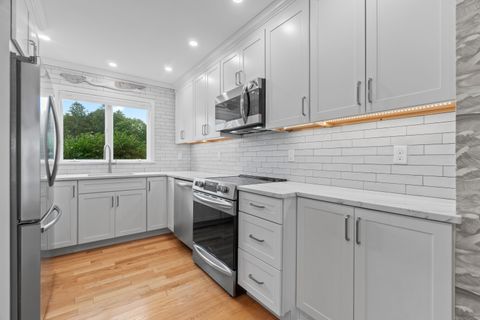 Tiny photo for 100 Dudley Avenue #D20, Old Saybrook, CT 06475 (MLS # 24134455)