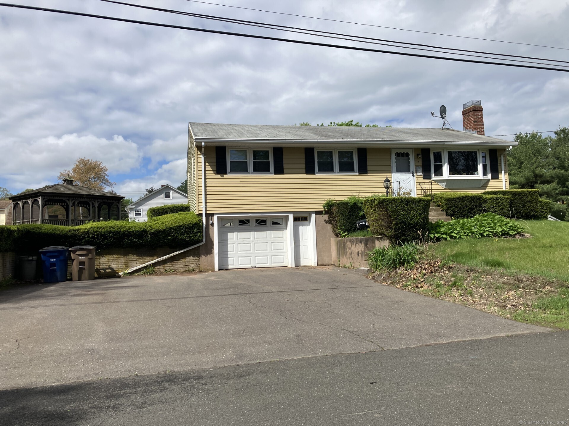 Property for Sale at S Grove Street, Vernon, Connecticut - Bedrooms: 3 
Bathrooms: 1 
Rooms: 5  - $319,900