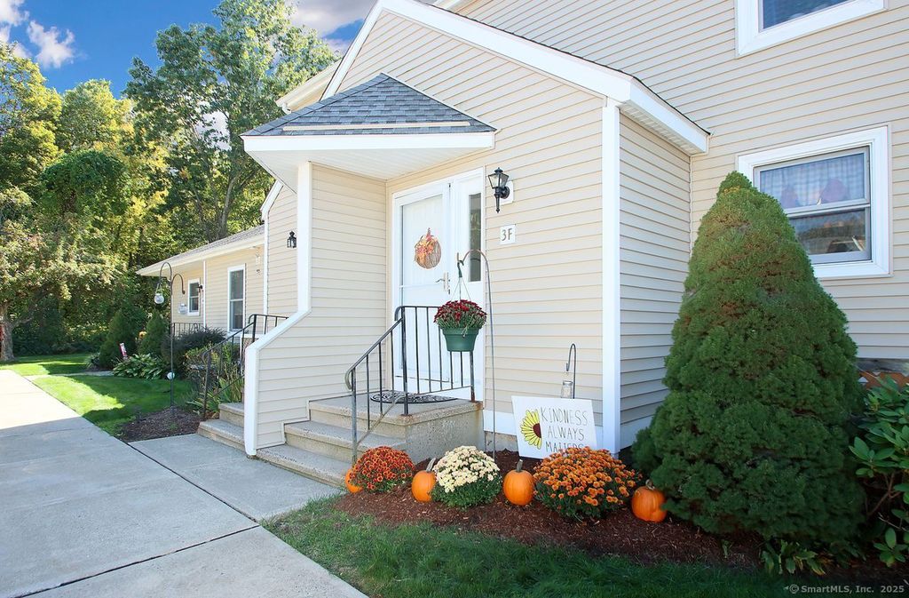 Photo of 3 The Hamlet #APT F, Enfield, CT 06082 (MLS # 24132847)