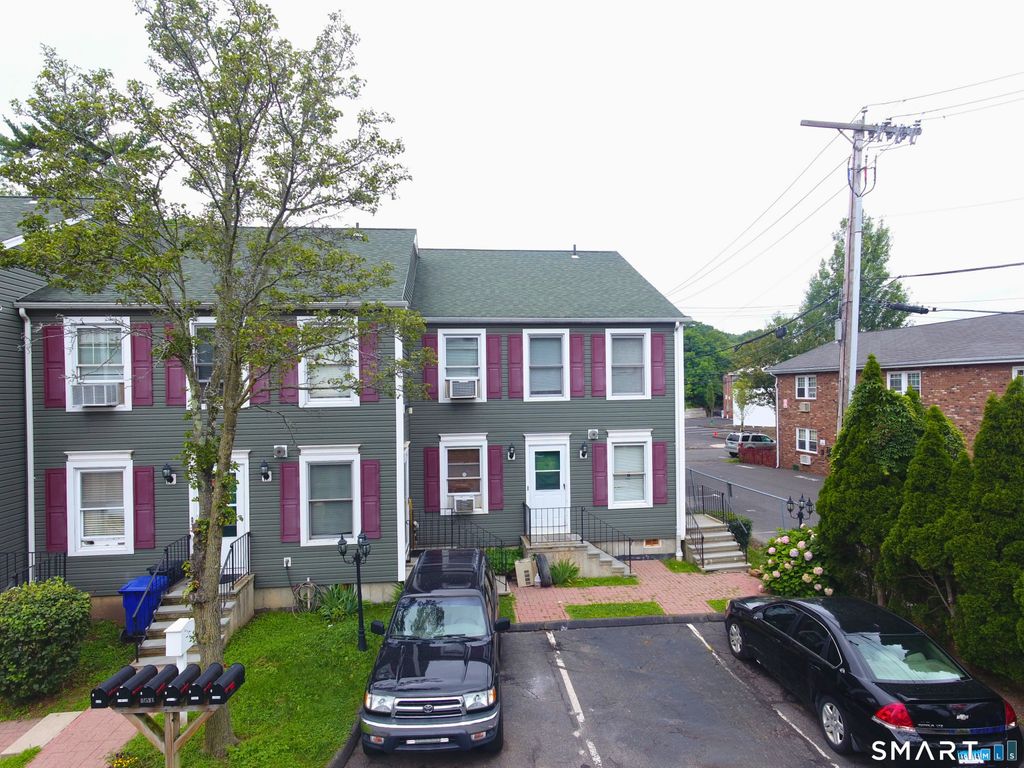 Photo of 72 Chestnut Street #APT 6, Norwalk, CT 06854 (MLS # 24149453)