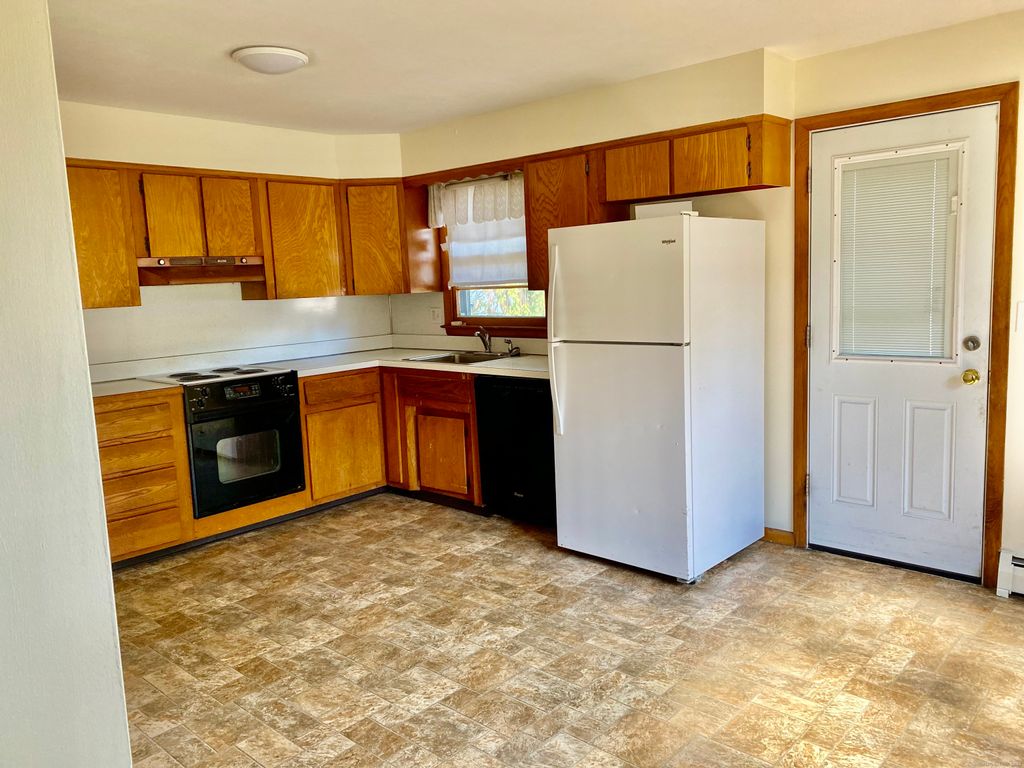 Photo of 140 Spring Street, Stratford, CT 06614 (MLS # 24132737)