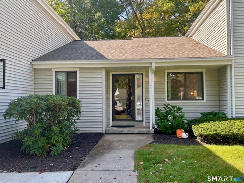 Photo of 35 Nutmeg Road #B5, Middlebury, CT 06762 (MLS # 24211526)