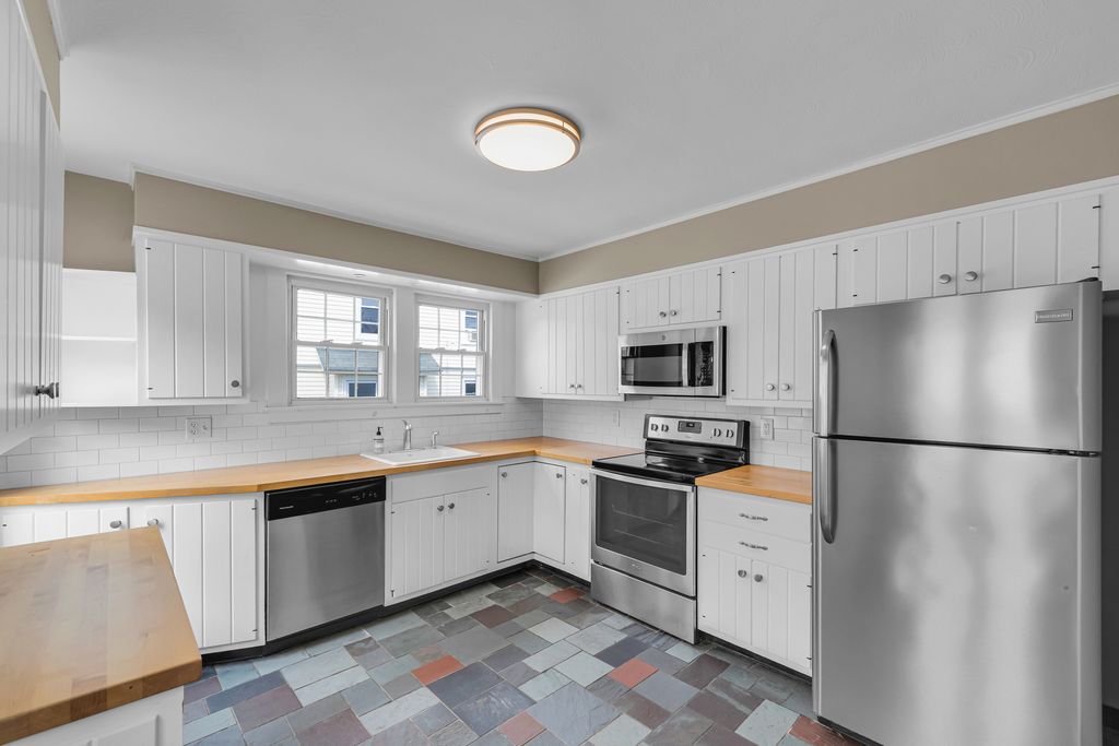 Photo of 1070 Enfield Street, Enfield, CT 06082 (MLS # 24139205)