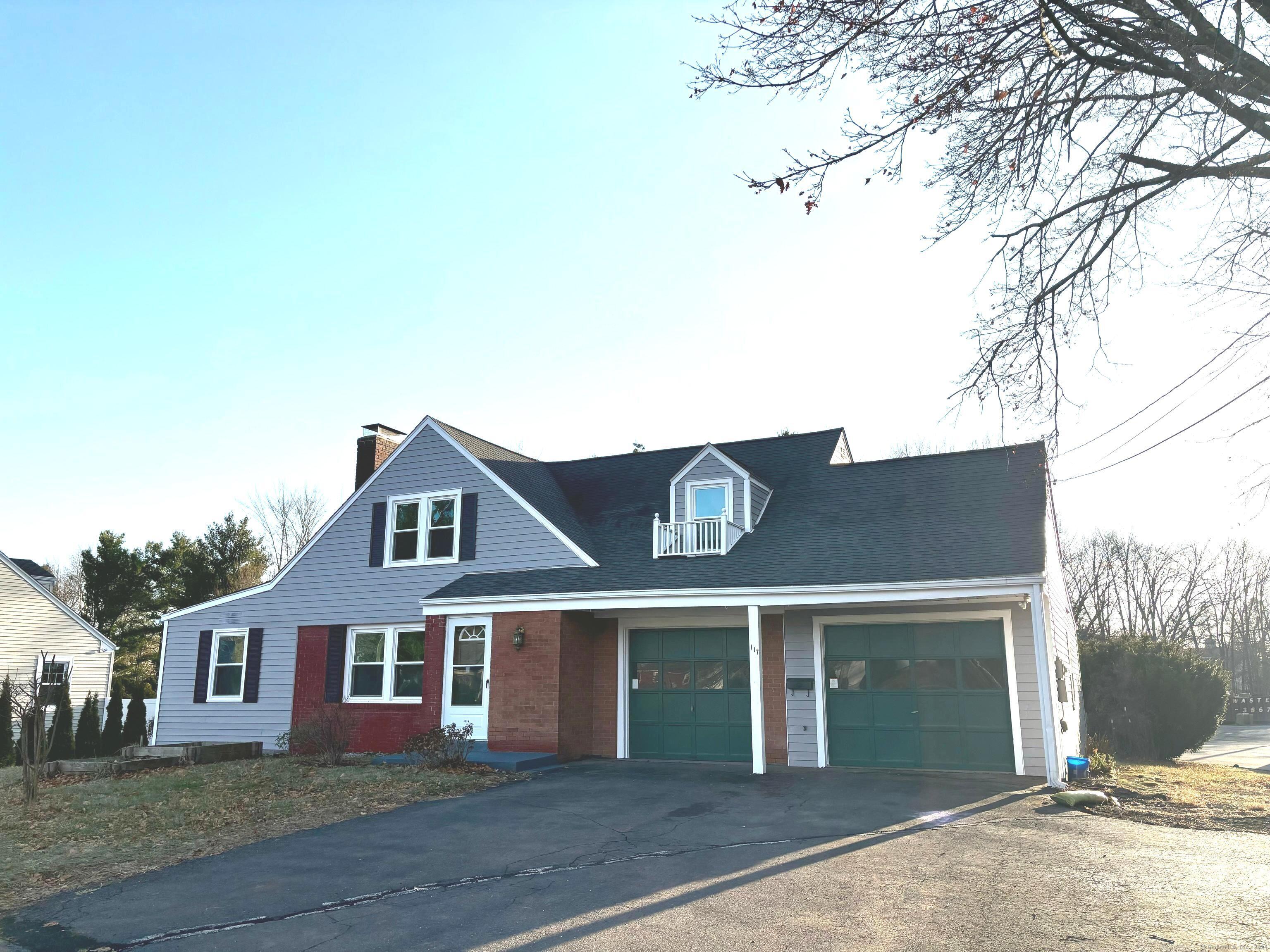 117 West Street, Cromwell, Connecticut - 3 Bedrooms  
2 Bathrooms  
7 Rooms - 