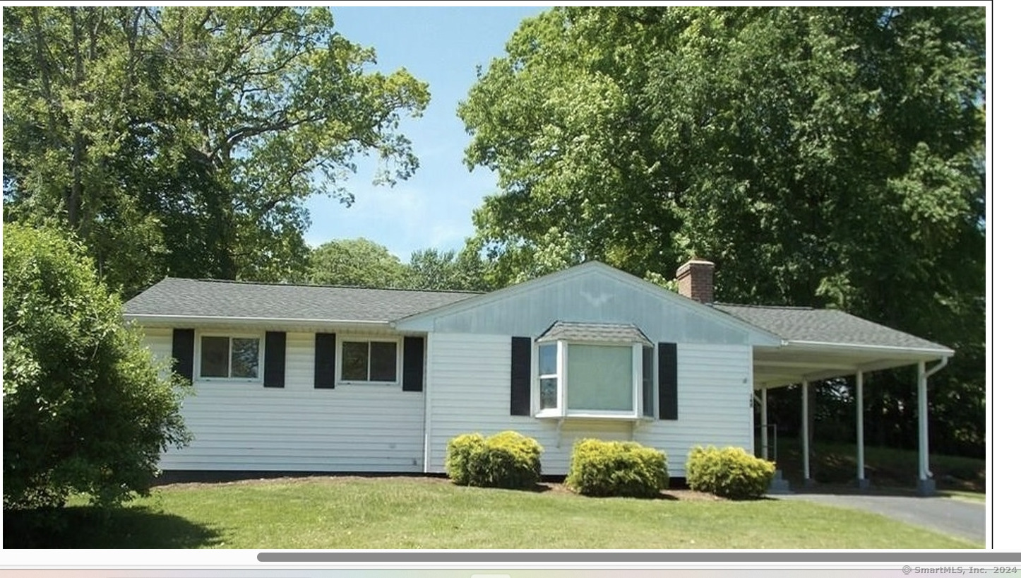 140 Christine Drive, East Hartford, Connecticut - 2 Bedrooms  
1 Bathrooms  
4 Rooms - 