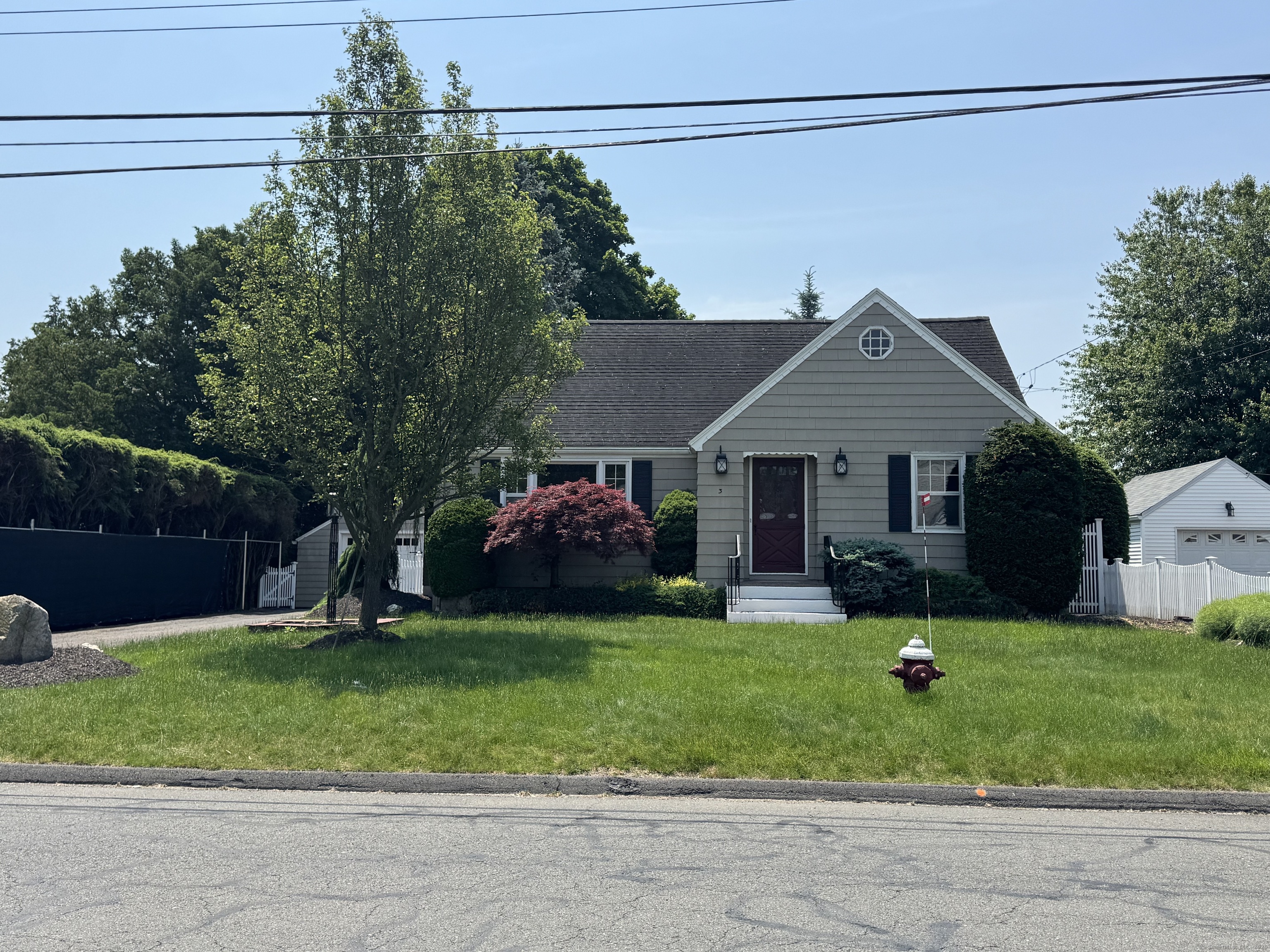 Property for Sale at Fairview Heights, Cromwell, Connecticut - Bedrooms: 3 
Bathrooms: 2 
Rooms: 6  - $314,900