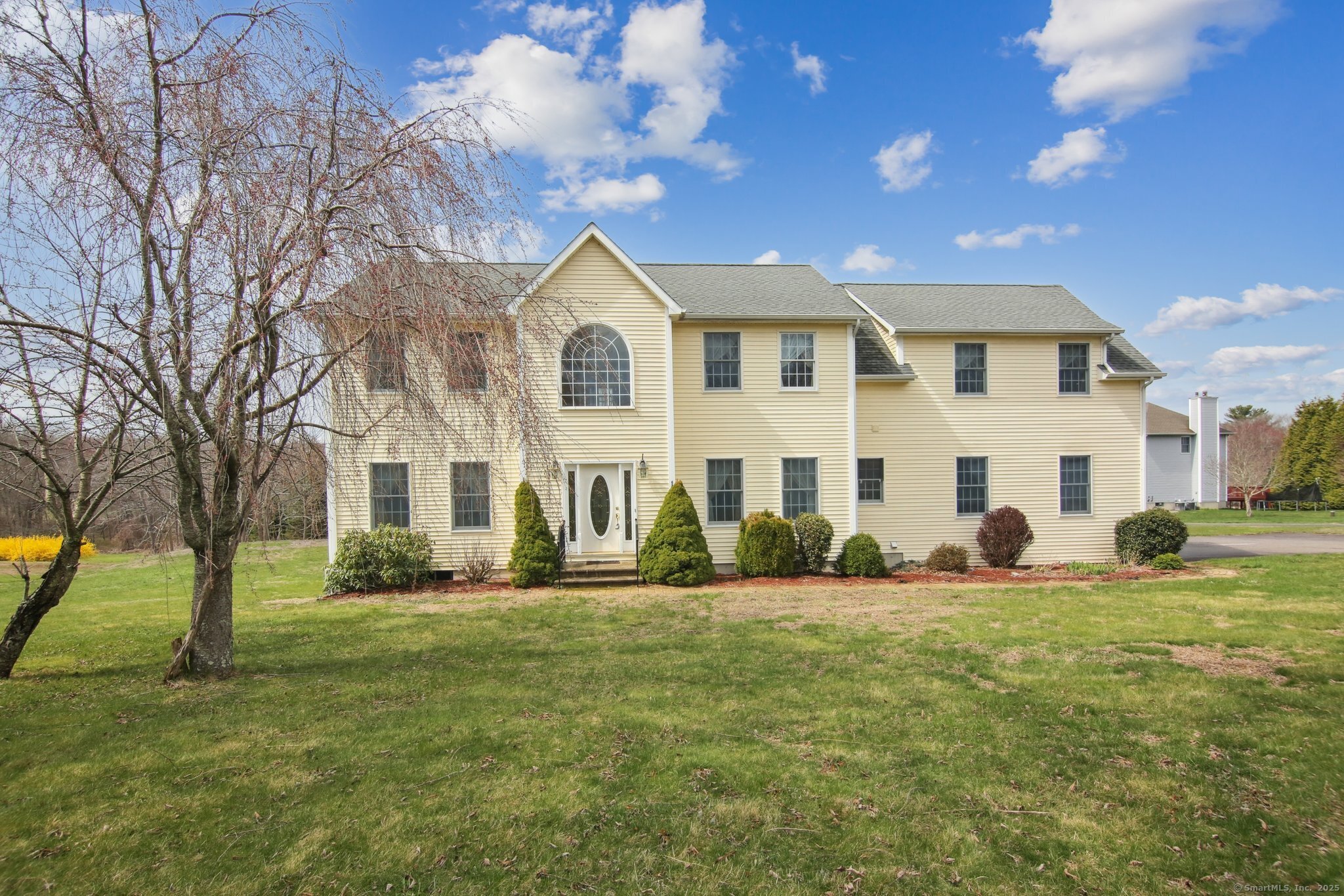 N Wawecus Hill Road, Norwich, Connecticut - 3 Bedrooms  
3 Bathrooms  
8 Rooms - 