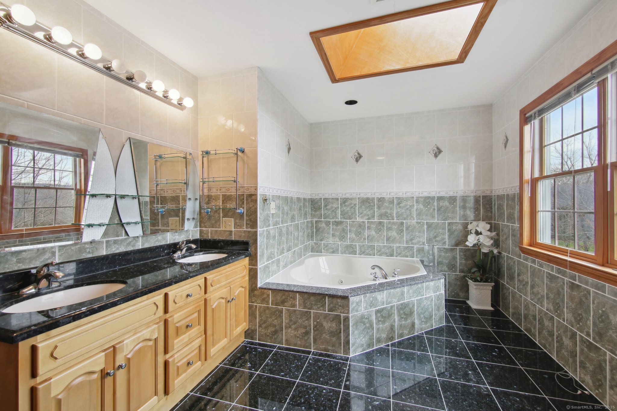 183 N Wawecus Hill Road, Norwich, Connecticut image 18