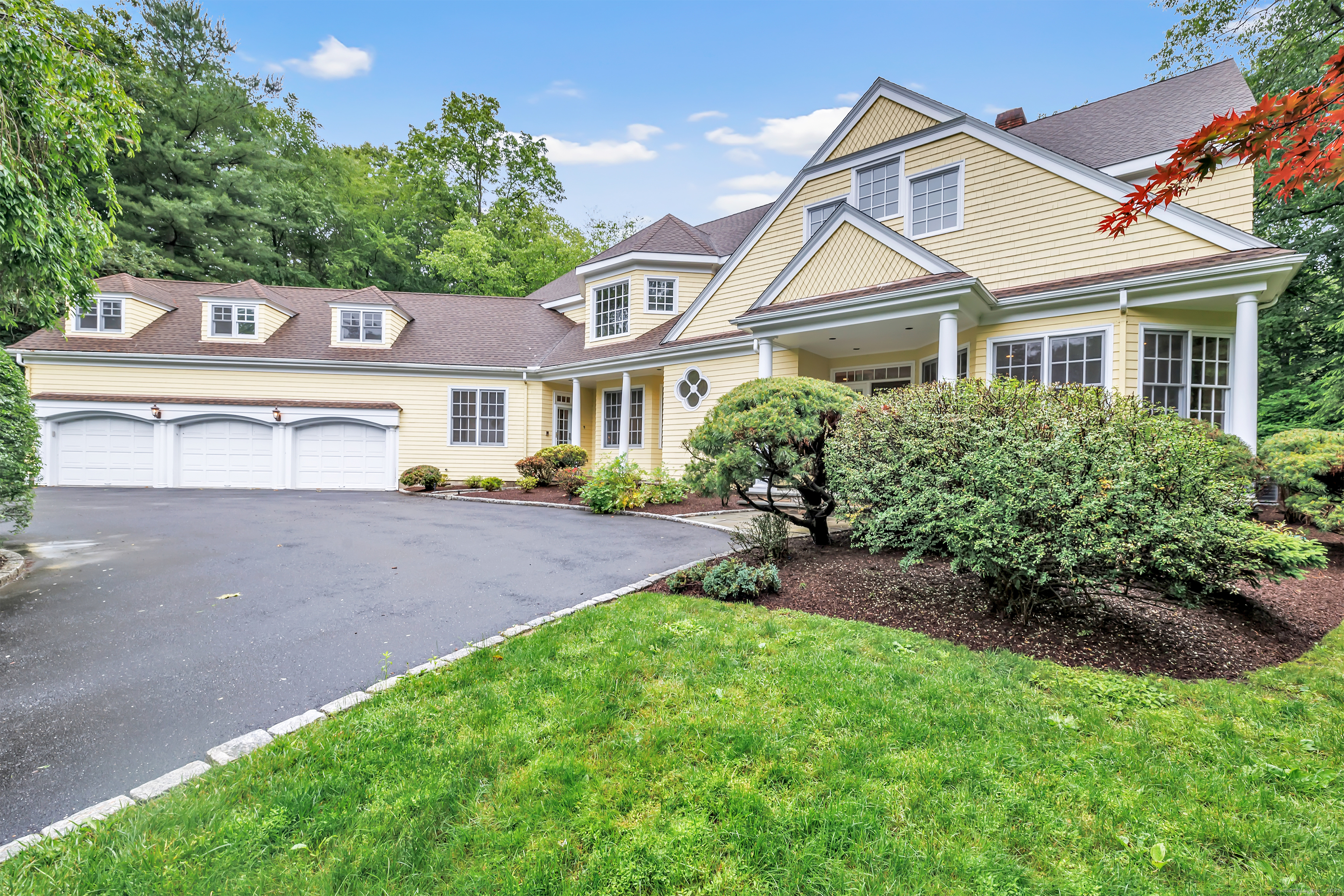 4 Lyons Plain Road