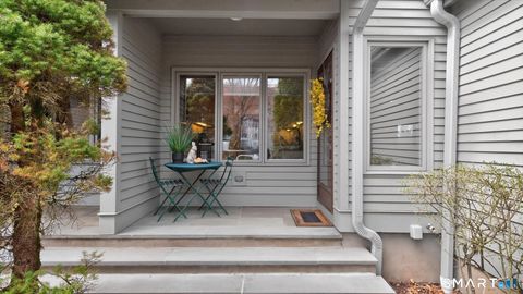 Tiny photo for 4 Thistle Hollow #4, Avon, CT 06001 (MLS # 24165297)