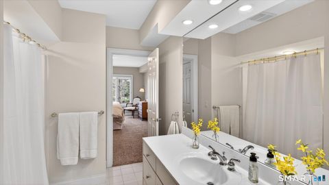 Tiny photo for 4 Thistle Hollow #4, Avon, CT 06001 (MLS # 24165297)