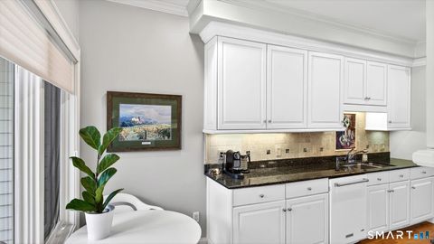 Tiny photo for 4 Thistle Hollow #4, Avon, CT 06001 (MLS # 24165297)