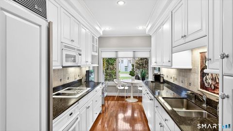 Tiny photo for 4 Thistle Hollow #4, Avon, CT 06001 (MLS # 24165297)