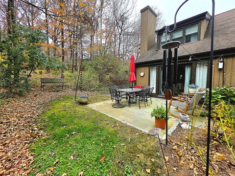 Tiny photo for 60 Heritage Village #B, Southbury, CT 06488 (MLS # 24137022)