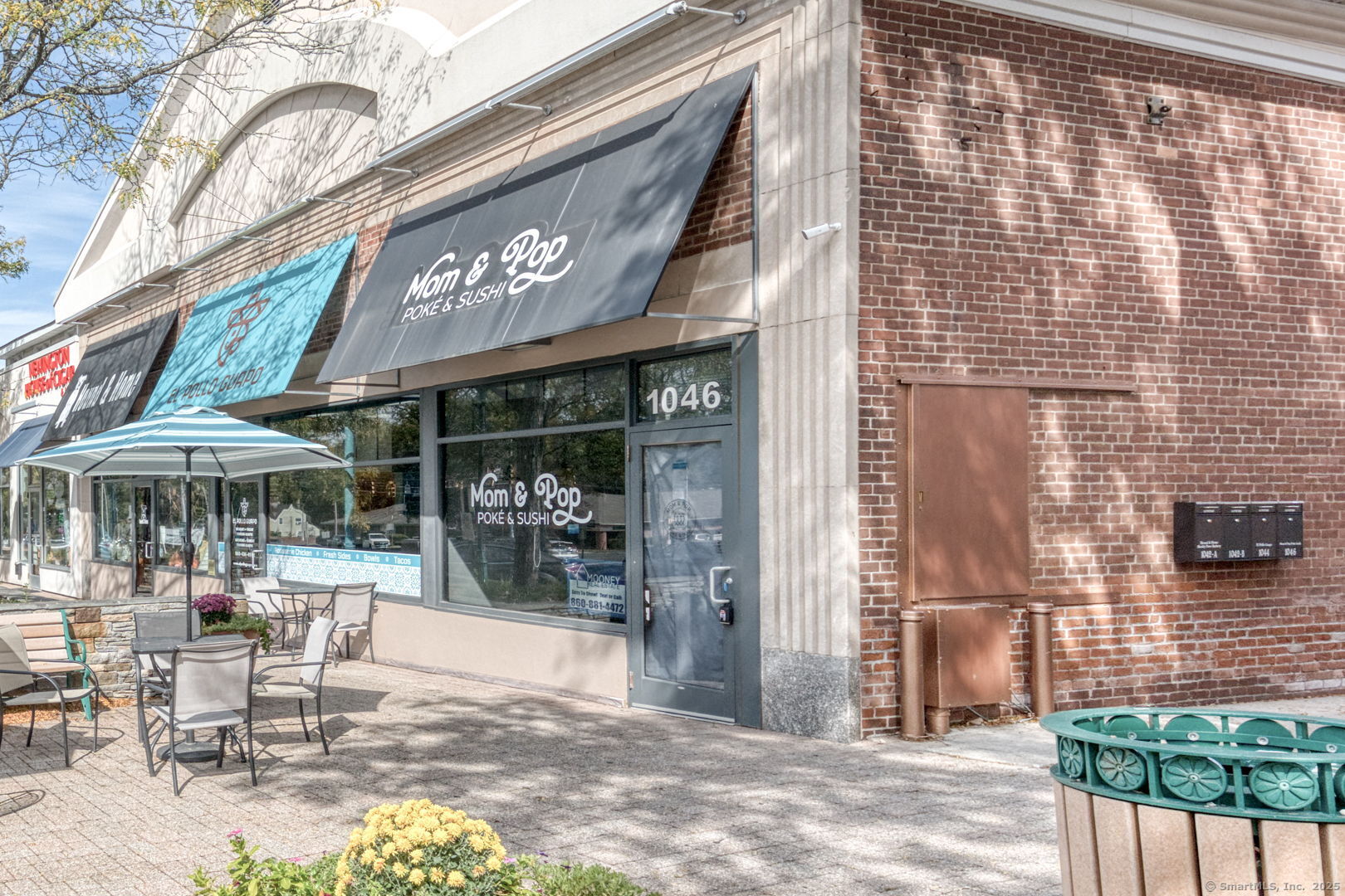 1046 Main Street