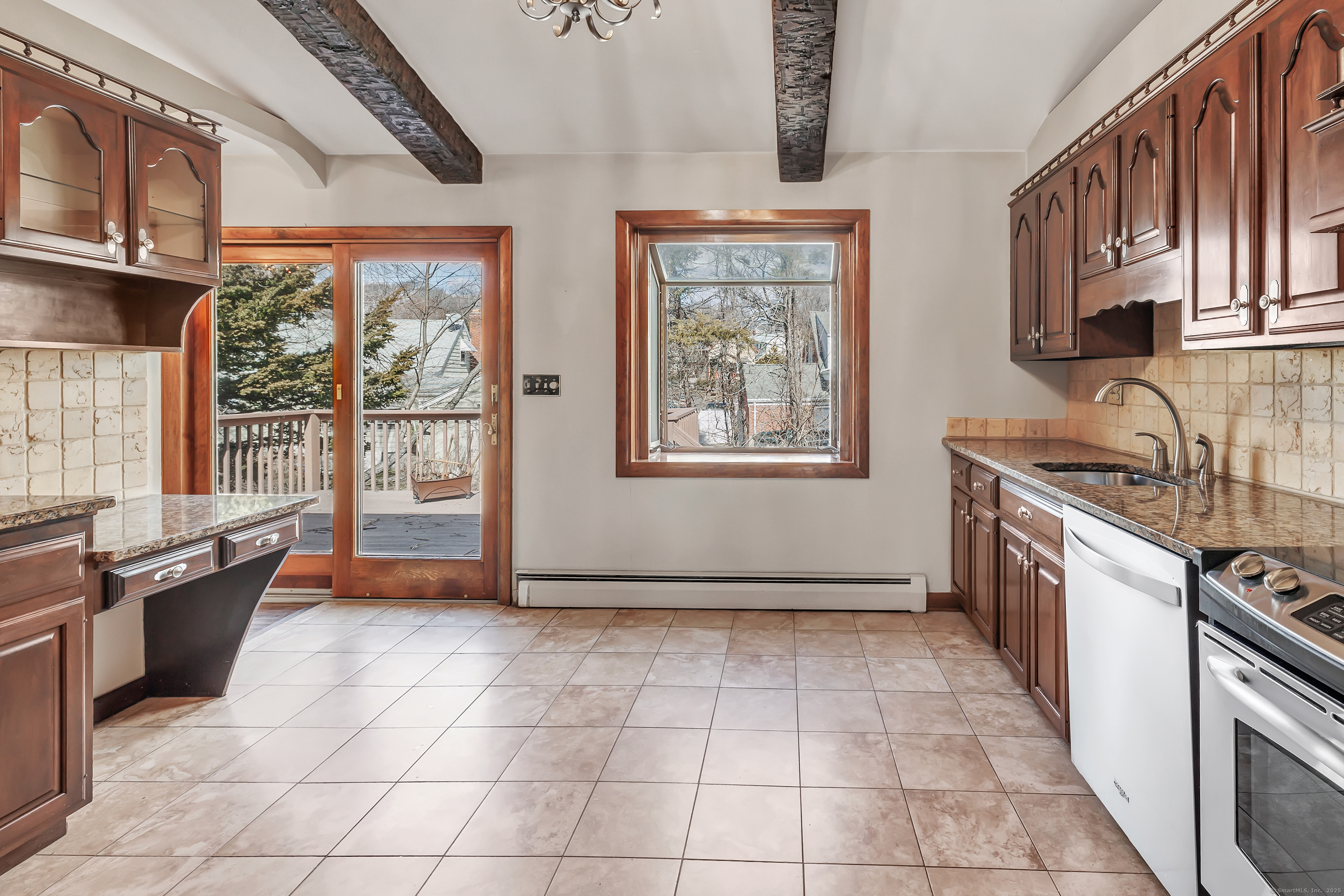 96 Trelane Drive, Bridgeport, Connecticut image 13