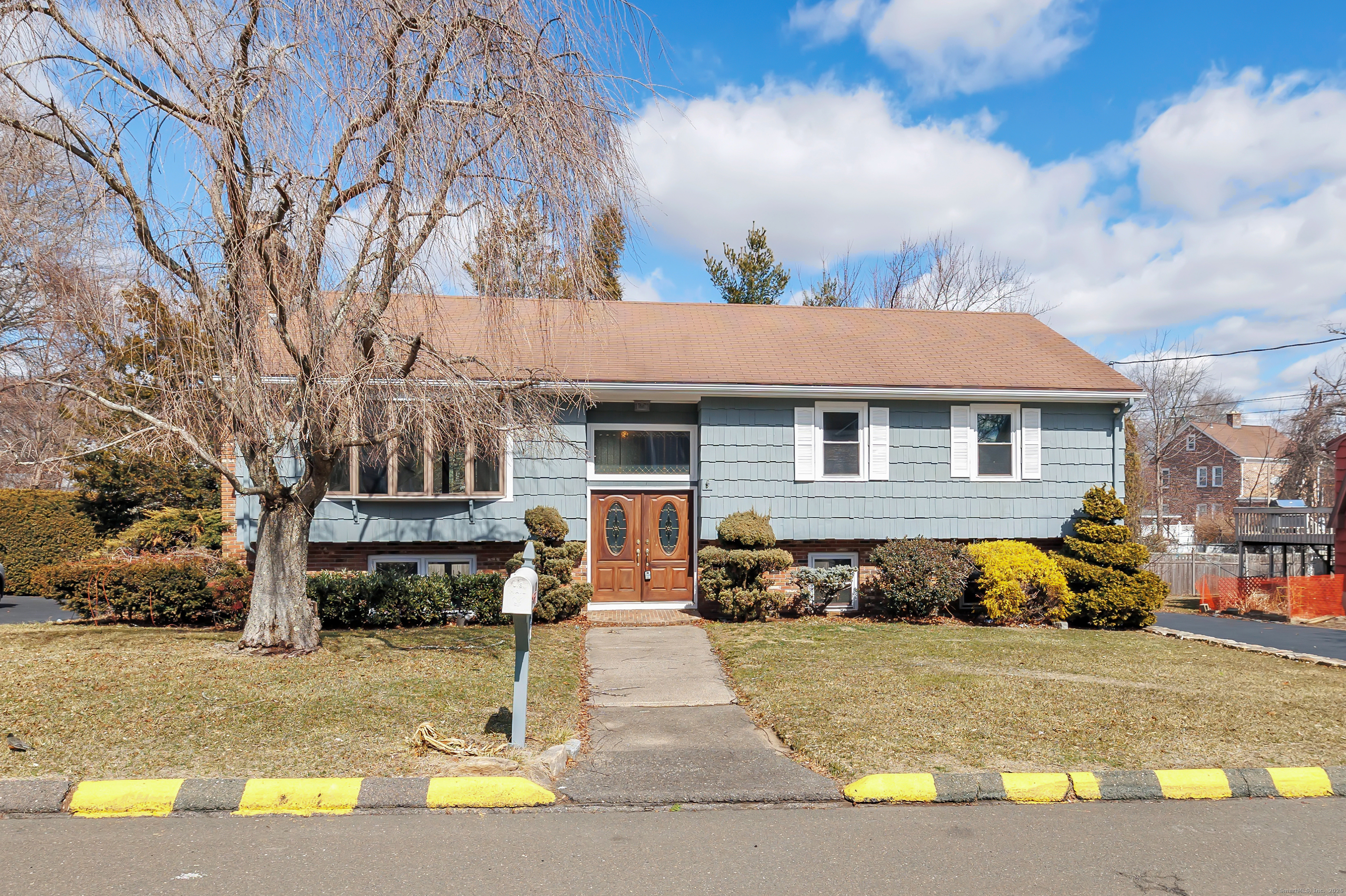 96 Trelane Drive, Bridgeport, Connecticut image 3