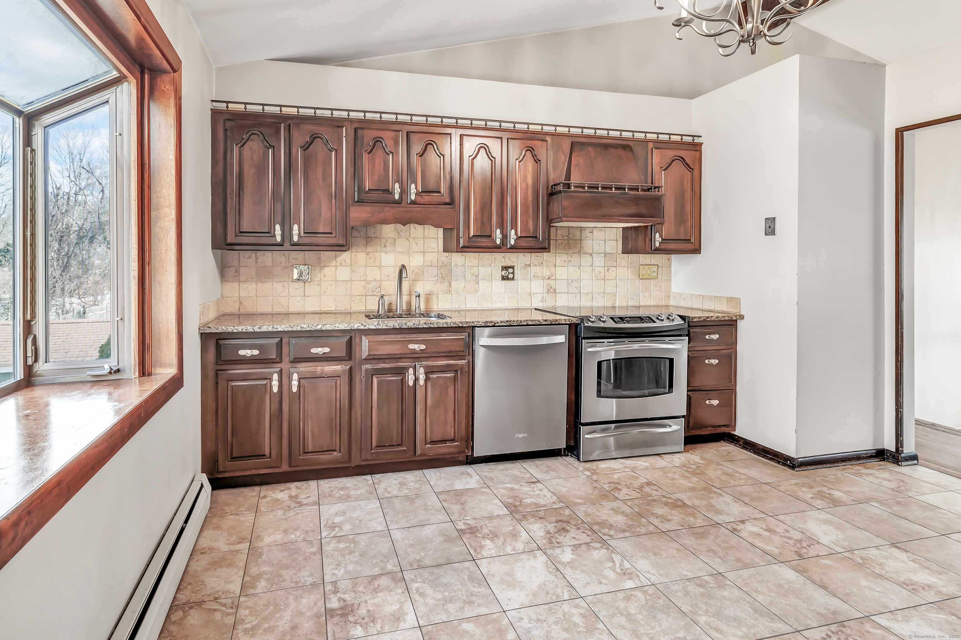 96 Trelane Drive, Bridgeport, Connecticut image 15