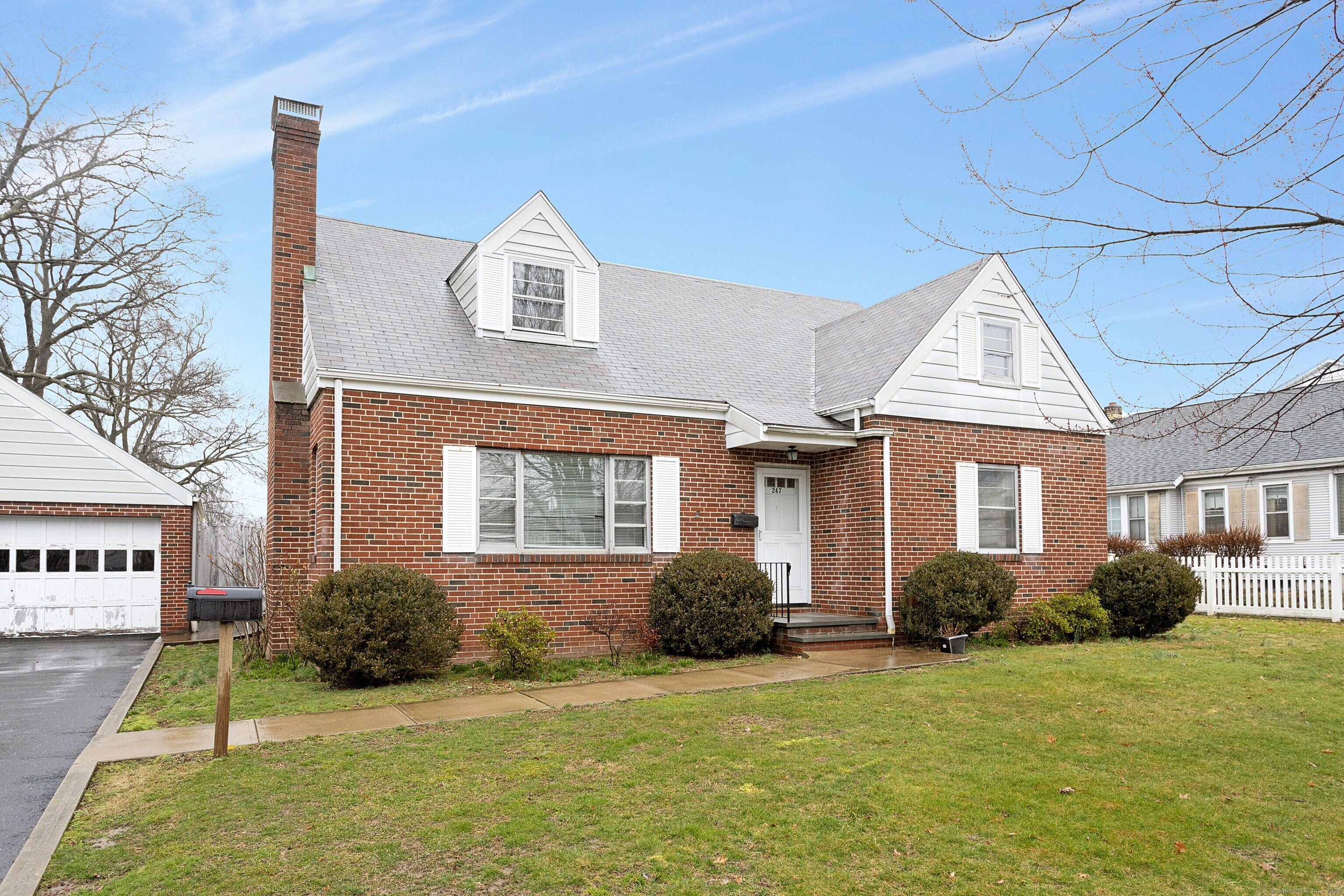 Rental Property at 247 W Broad Street, Stamford, Connecticut - Bedrooms: 6 
Bathrooms: 3 
Rooms: 9  - $5,000 MO.