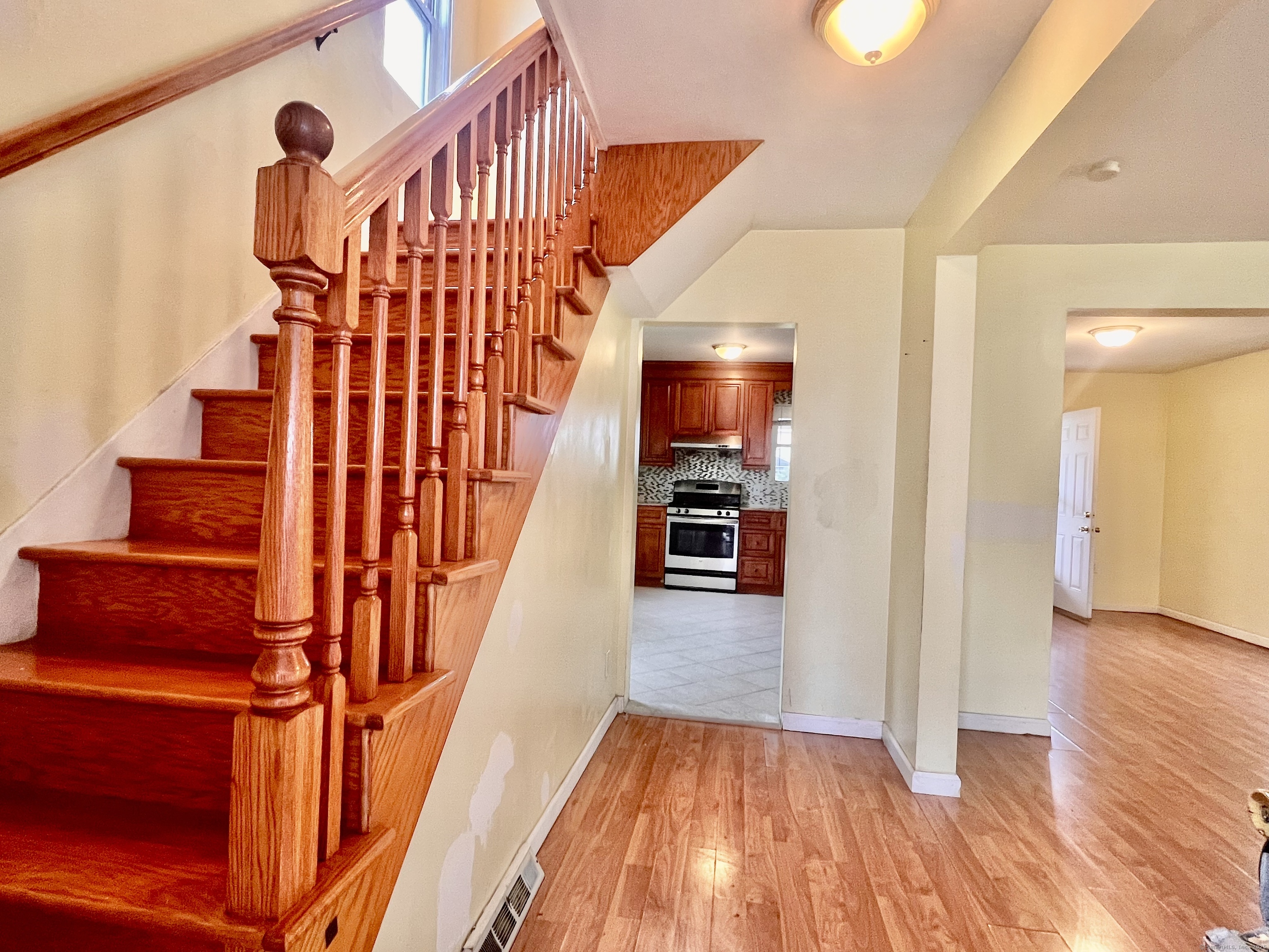 14 Bayview Place, West Haven, Connecticut image 3