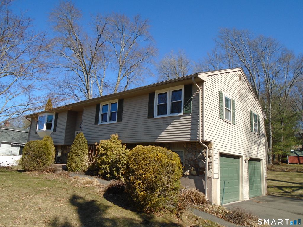 Photo of 335 Grissom Road, Manchester, CT 06042 (MLS # 24159142)