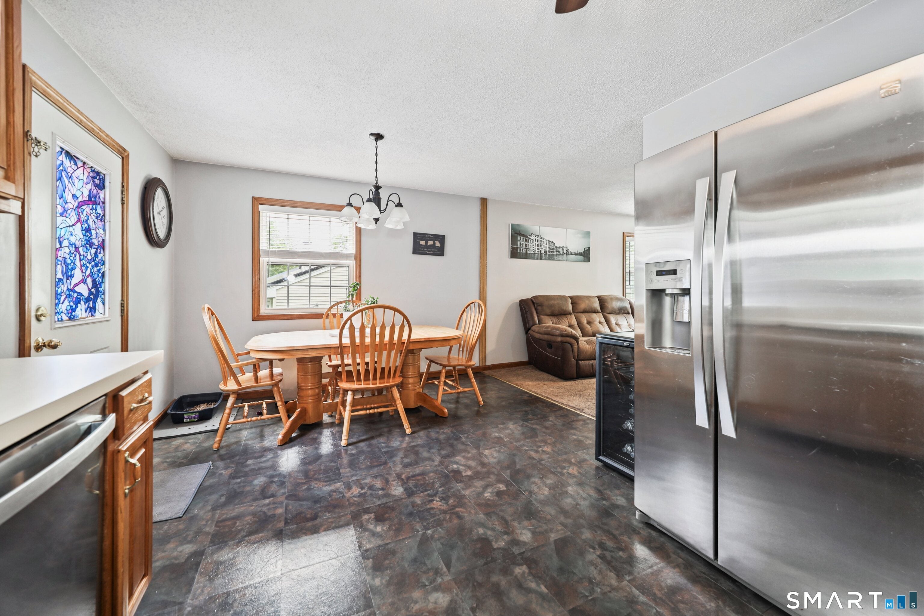 33 Red Robin Road