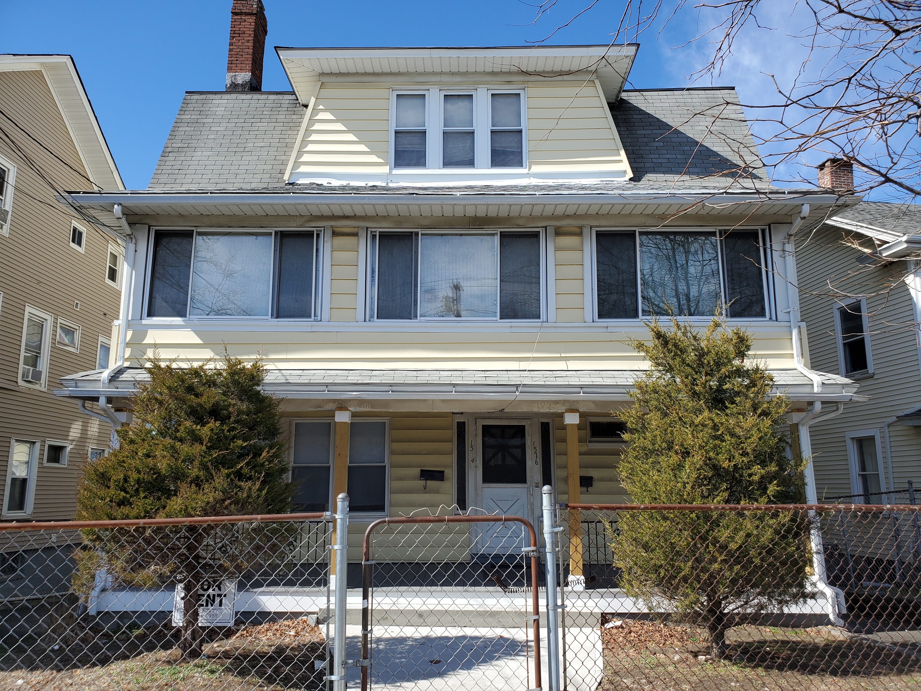 North Avenue, Bridgeport, Connecticut - 3 Bedrooms  
1 Bathrooms  
6 Rooms - 