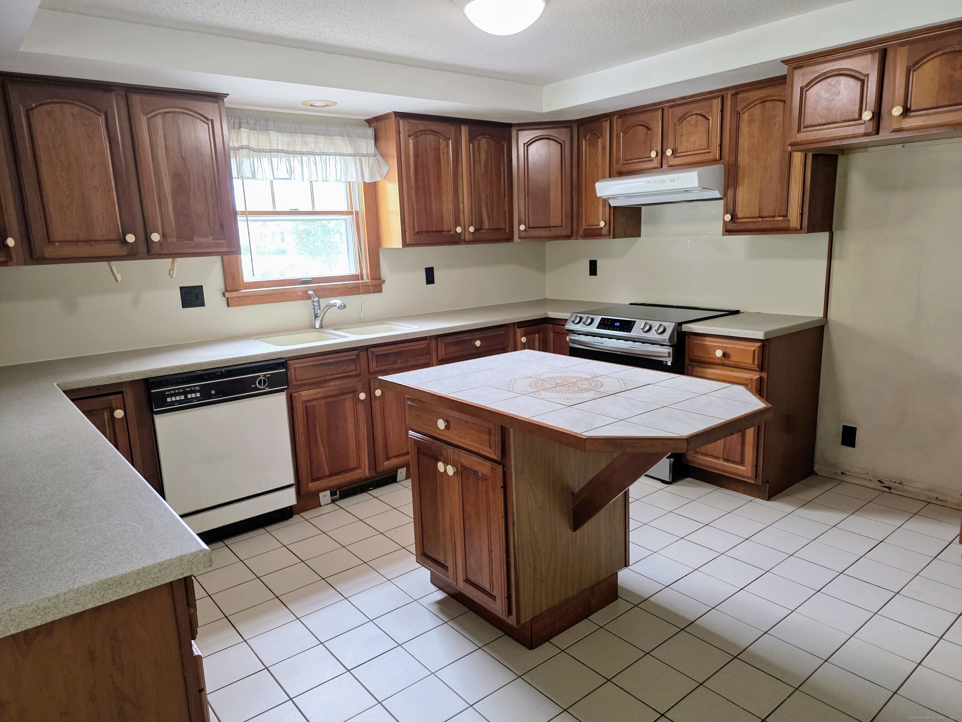 39 Miner Avenue, Waterford, Connecticut image 9