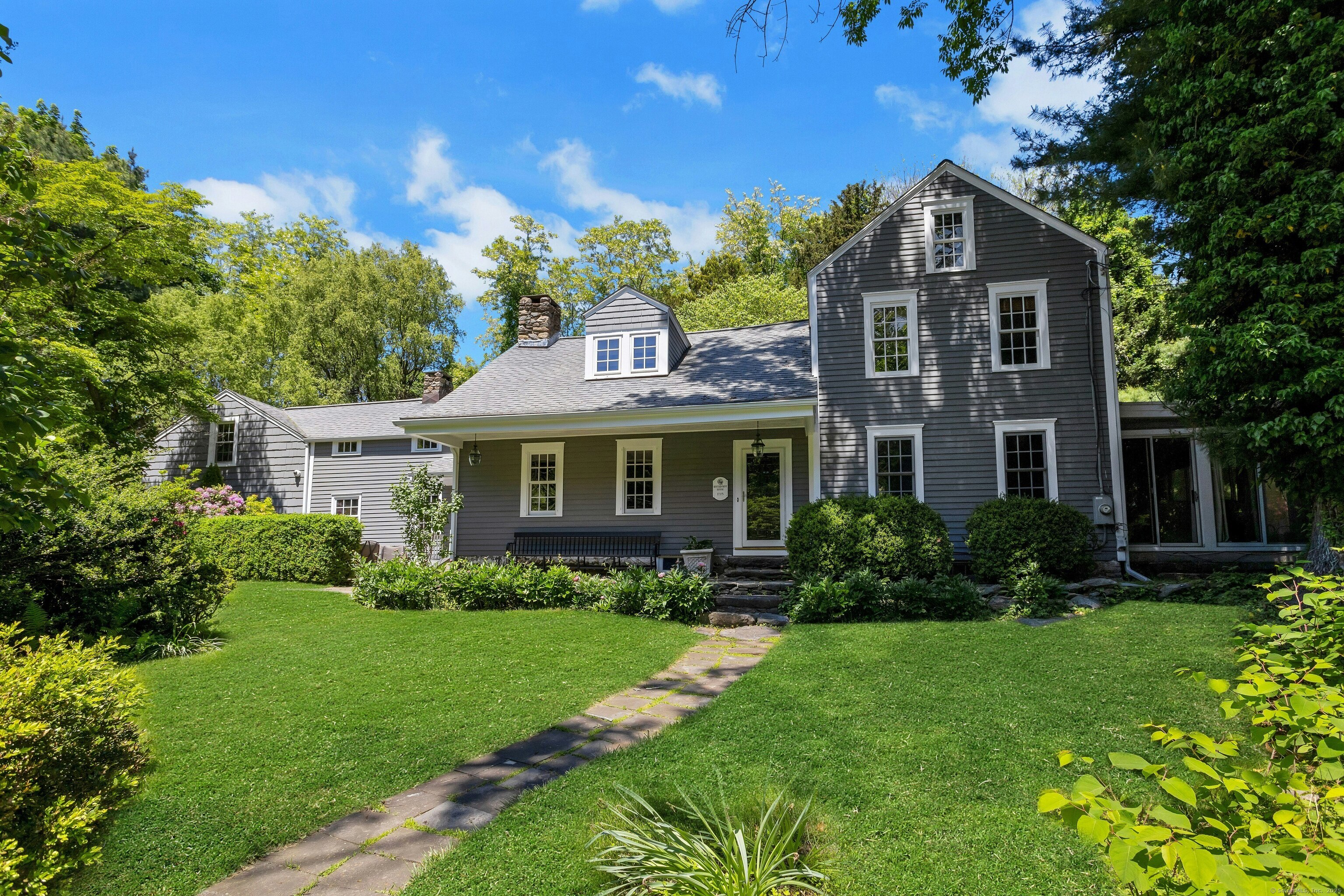 64 Old Kings Highway, Darien, Connecticut - 5 Bedrooms  
3.5 Bathrooms  
11 Rooms - 