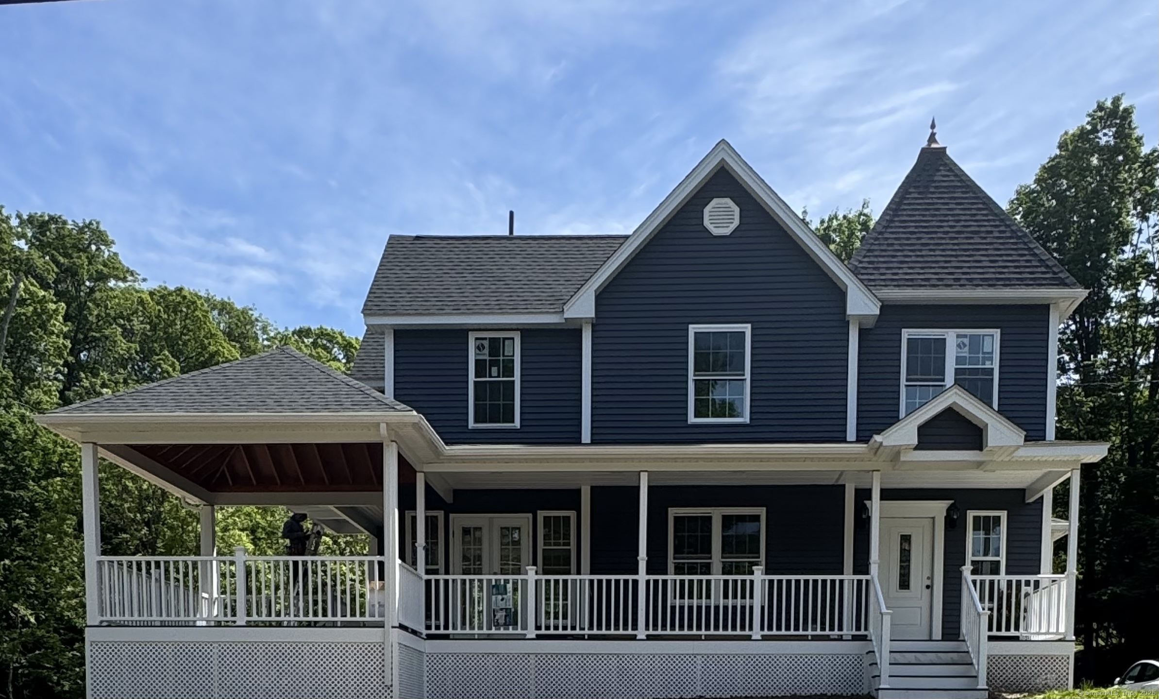 N Park Street, Ellington, Connecticut - 4 Bedrooms  
4 Bathrooms  
8 Rooms - 