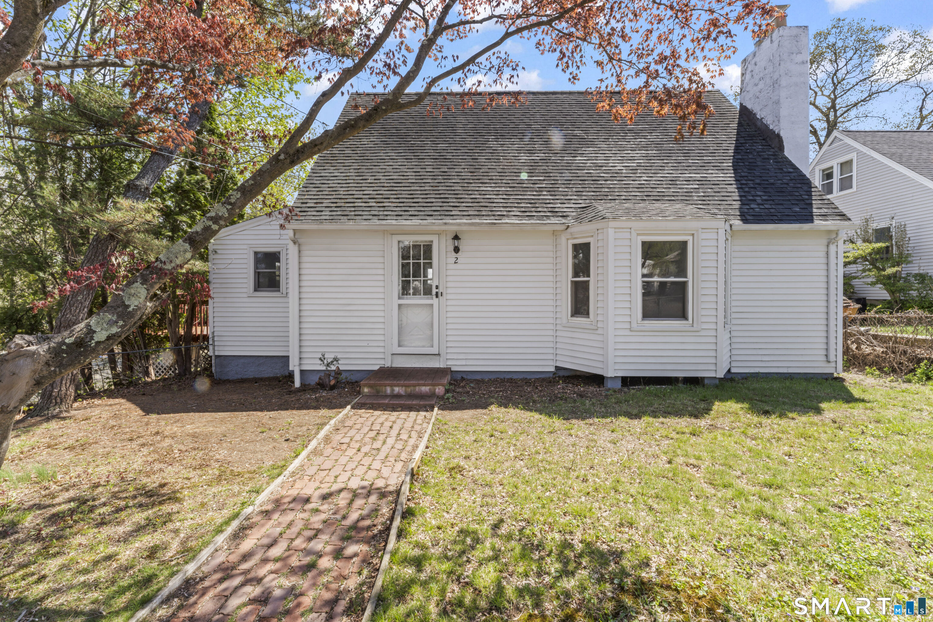 2 Manhassett Trail