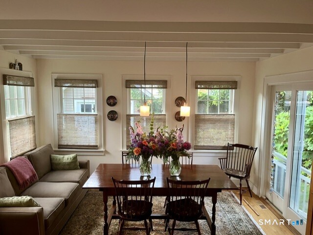 8 Roland Avenue