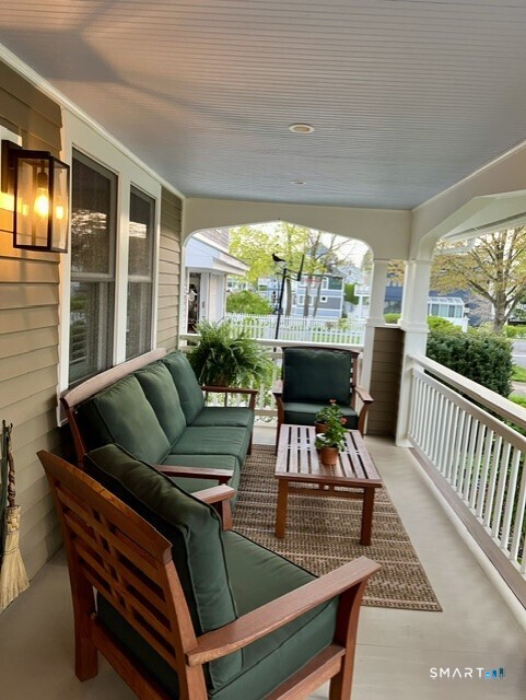 8 Roland Avenue