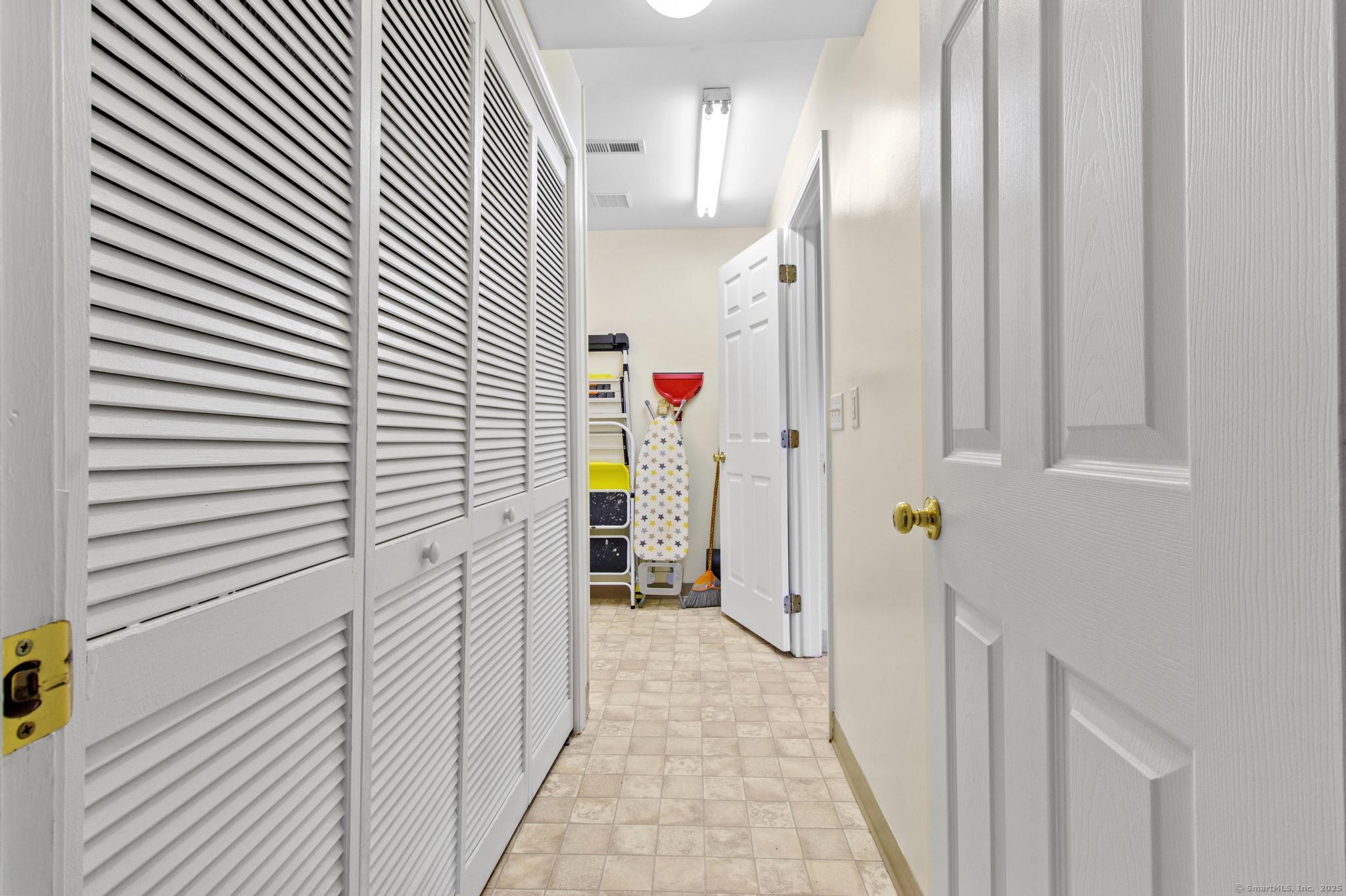 33 Georges Court, Waterbury, Connecticut image 20