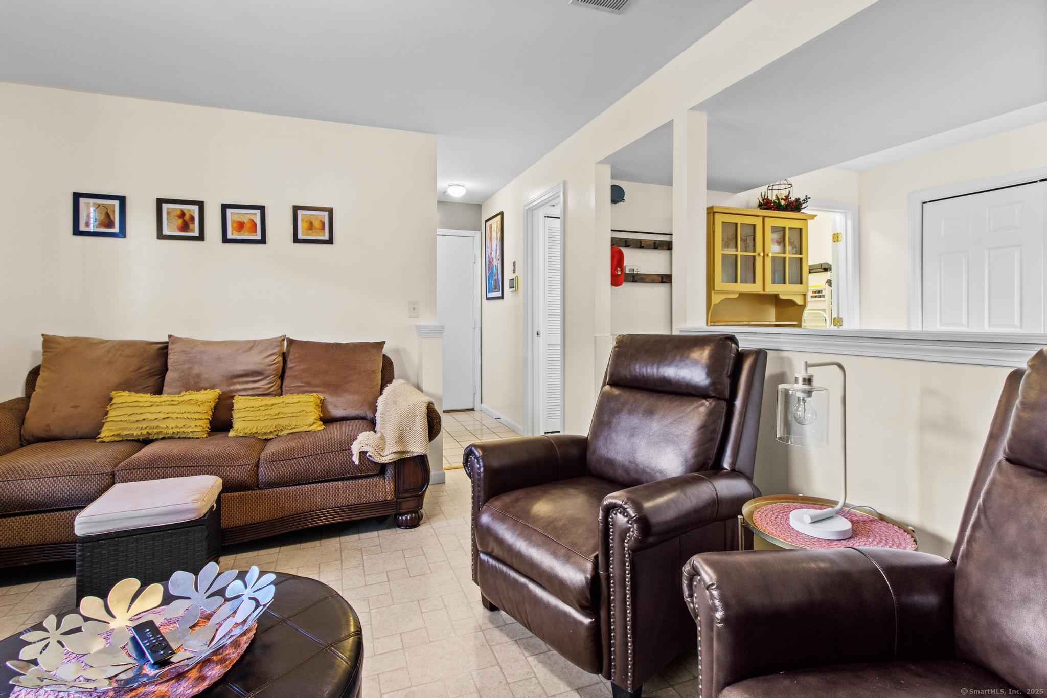 33 Georges Court, Waterbury, Connecticut image 25