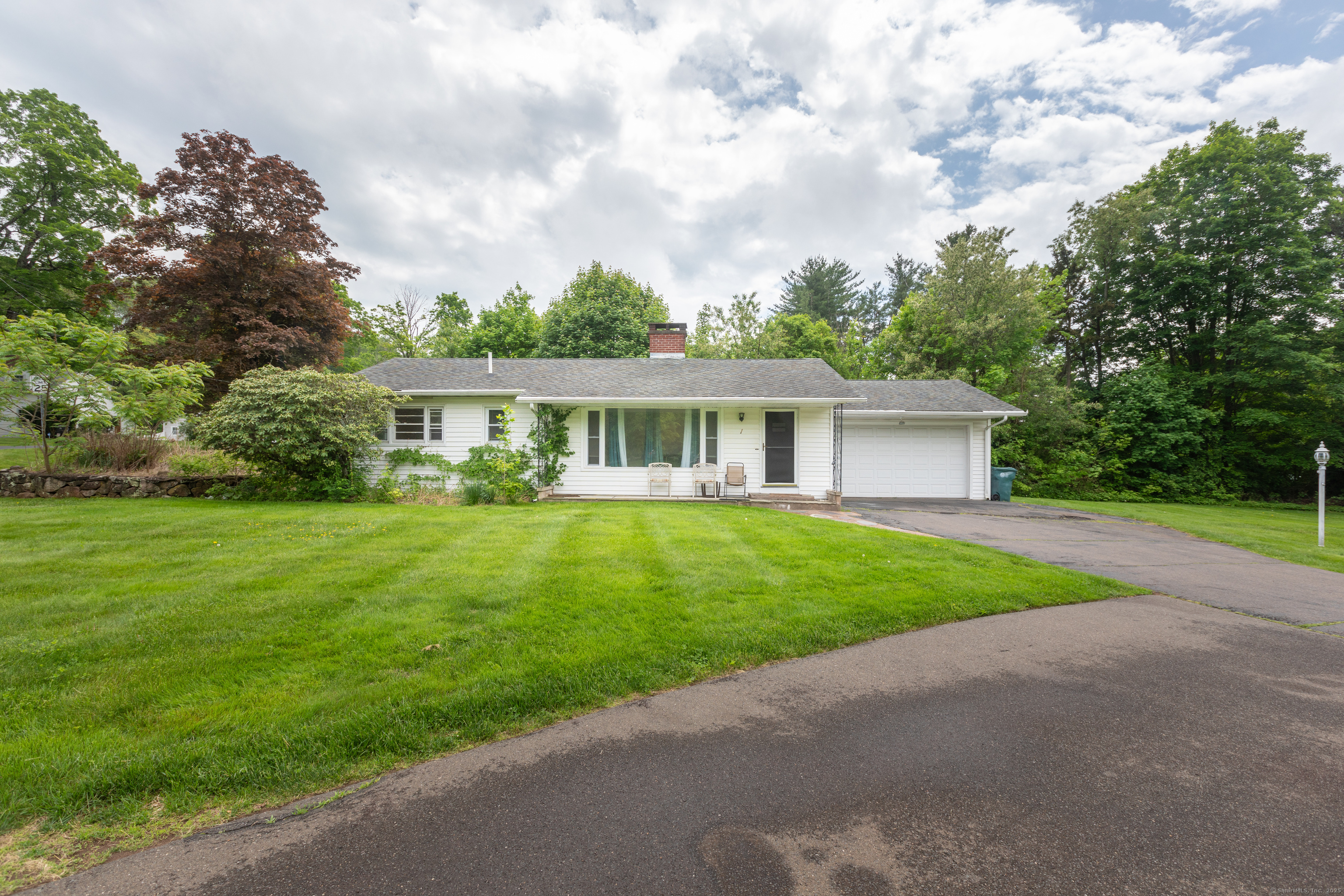 1 Knoll Drive