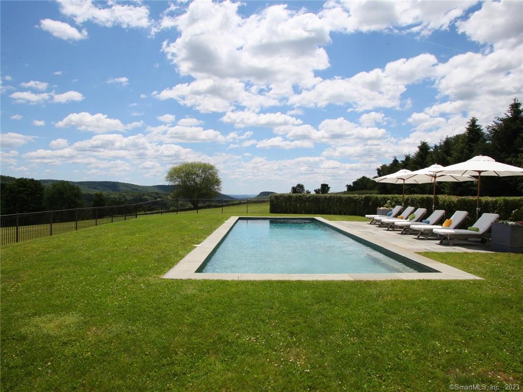Geer Mountain Road, Kent, Connecticut - 6 Bedrooms  
4 Bathrooms  
10 Rooms - 