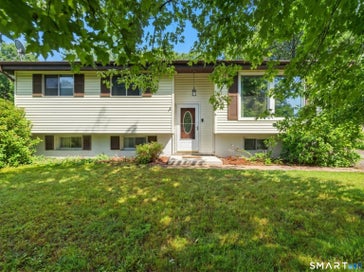 6 Pennywise Lane Ledyard CT 06339